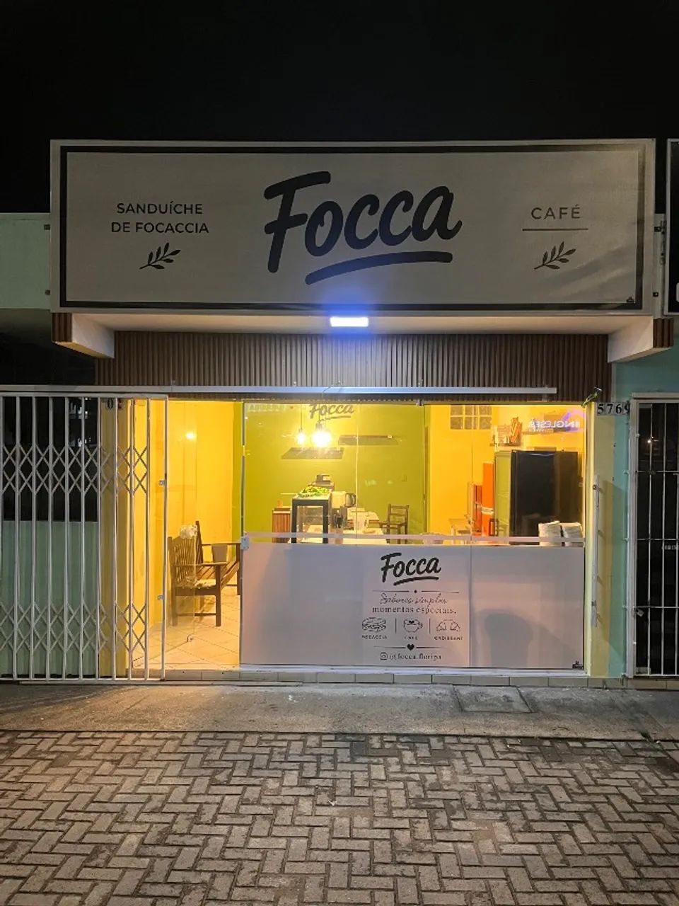     Pizzaria e focacceria Completa à Venda 