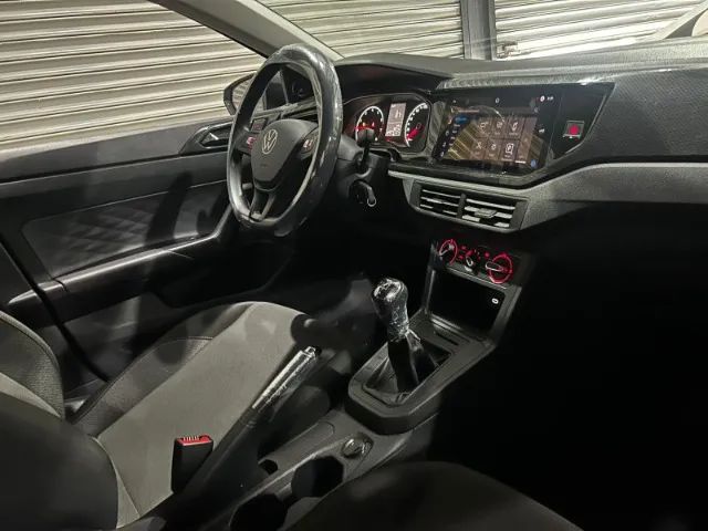 Volkswagen Polo Track 1.0 Flex 12V 5p, foto 11 de 14