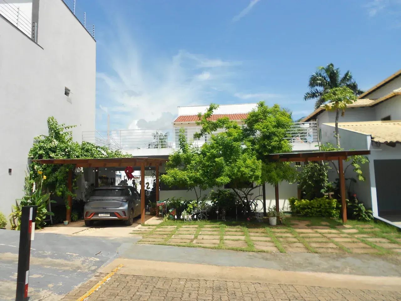 EXCELENTE CASA TIPO SOBRADO, 05 SUITES, EM CONDOMÍNIO. - Foto 2