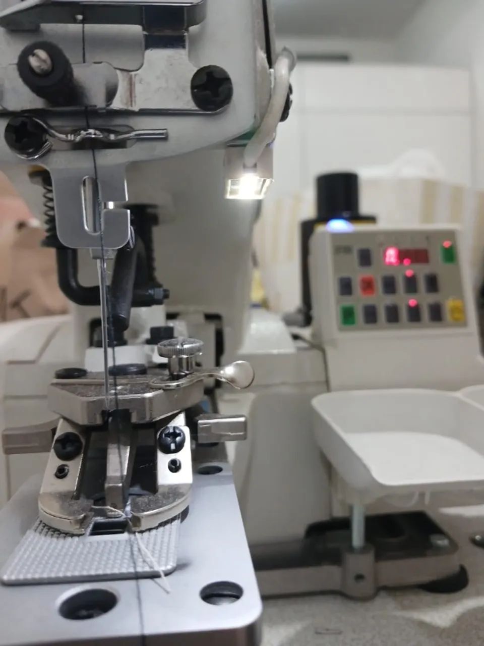 Máquina de costura  - Foto 3