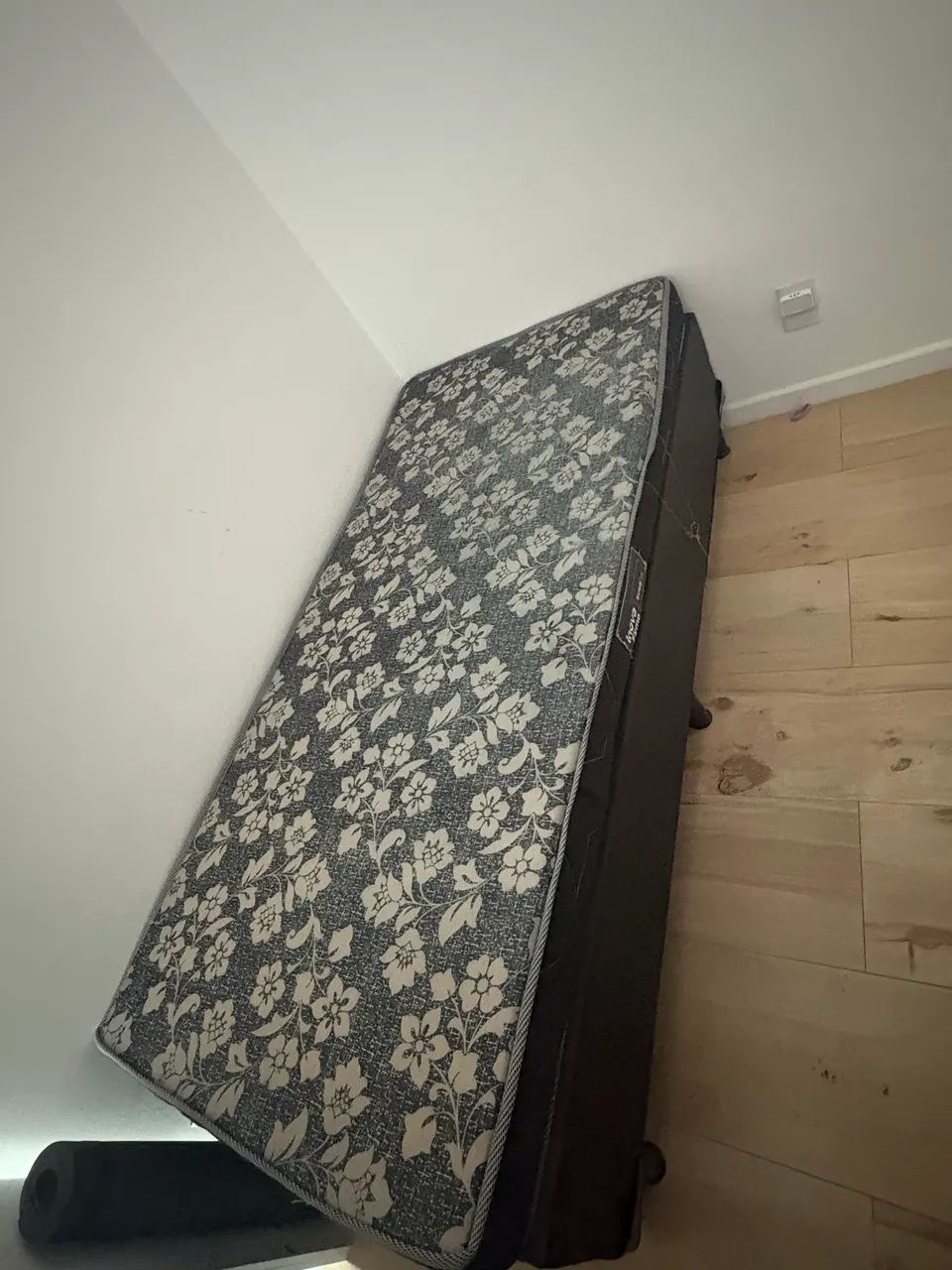 Vendo cama de solteiro  - Foto 5