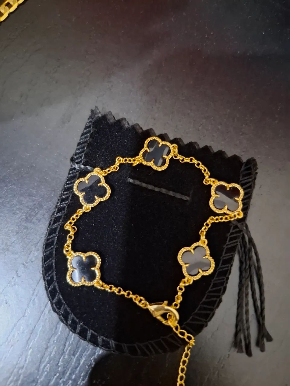 Pulseira Trevo Banhada a Ouro 18k - Foto 3