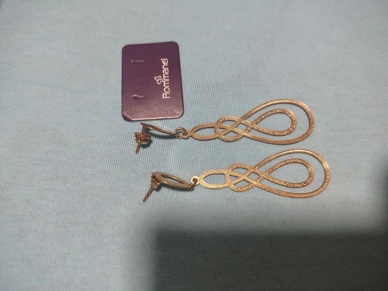 Vende-se brincos Rommanel 180,00 cada , pulseira Paramount 150,00 cada . - Foto 3