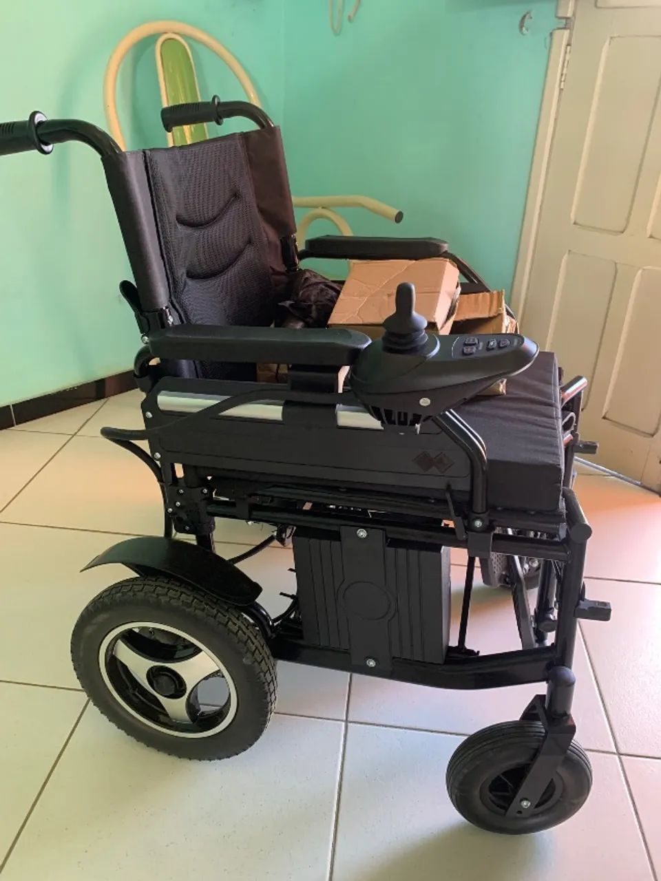 Cadeira de roda motorizada - Foto 4