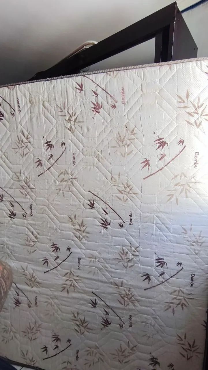 Colchão  de casal tamanho padrão 