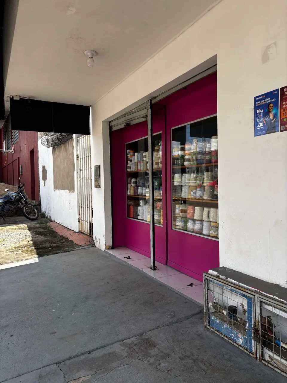 Aluga se sala comercial ao lado supermercado DB centro