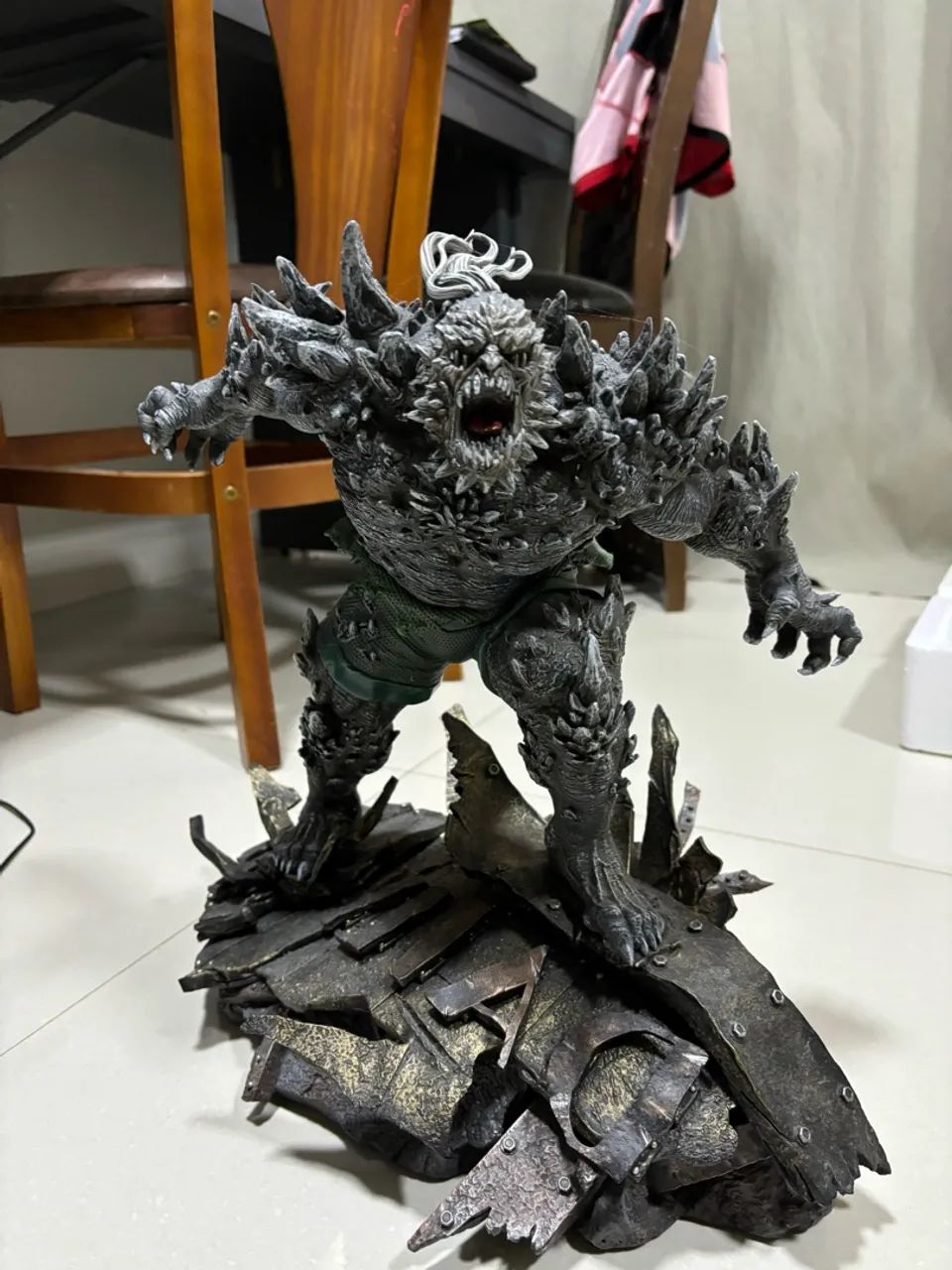 Estatua Doomsday colecionável  - Foto 3