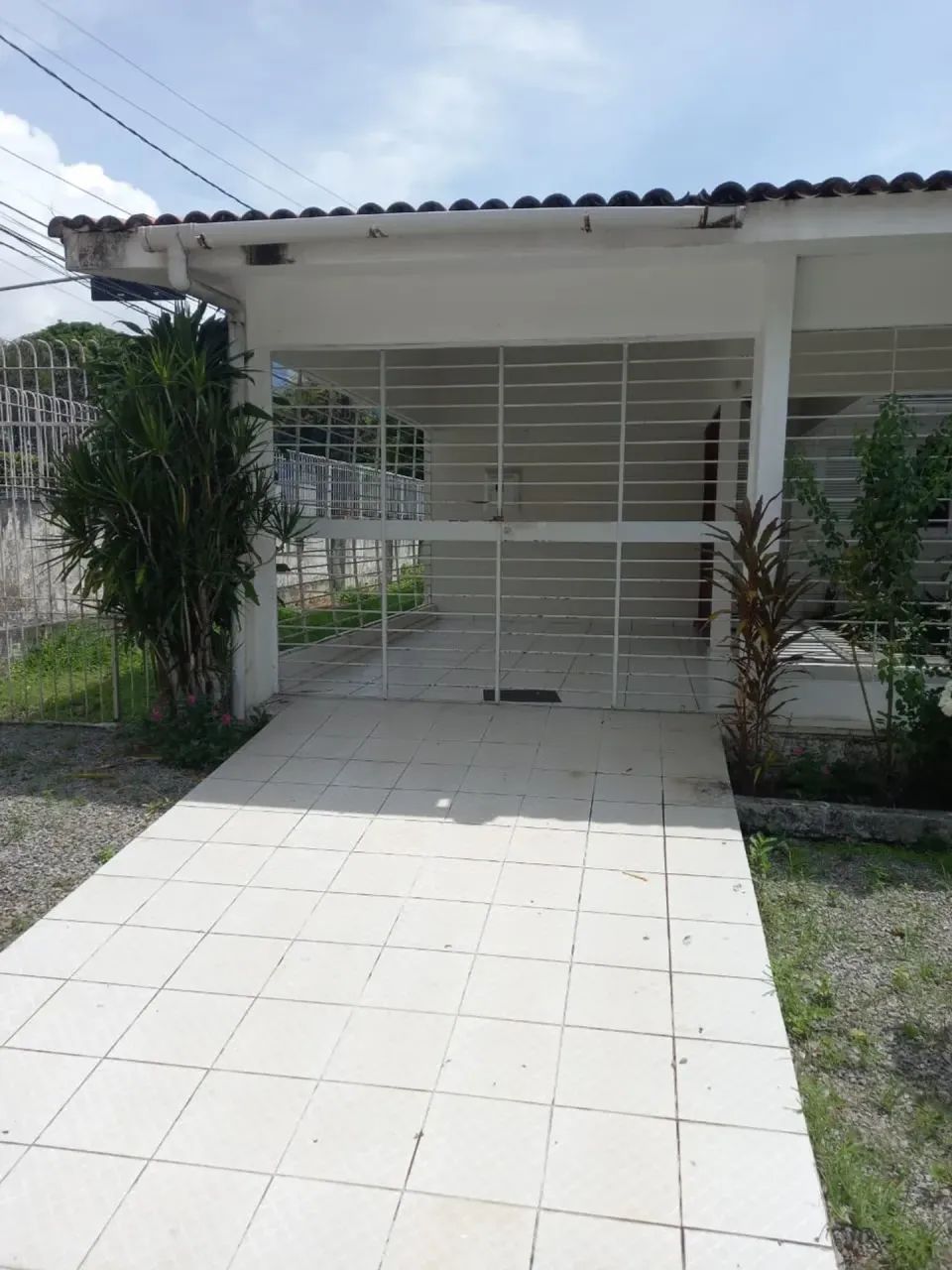 Excelente casa pra comércio, atrás da Restauração, com 481m2, em excelente estado conserva - Foto 4