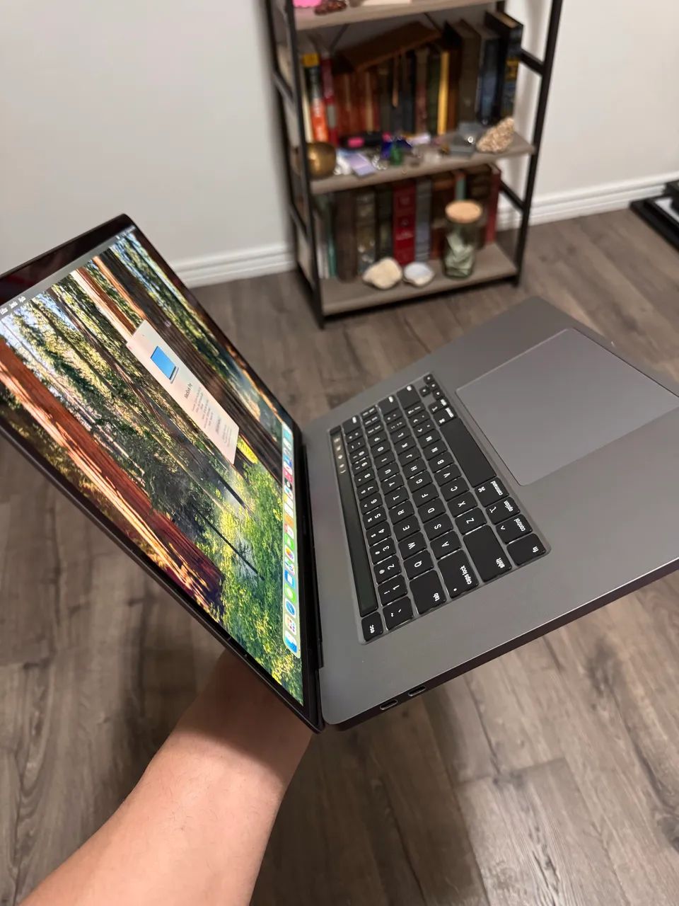 MacBook Pro 16