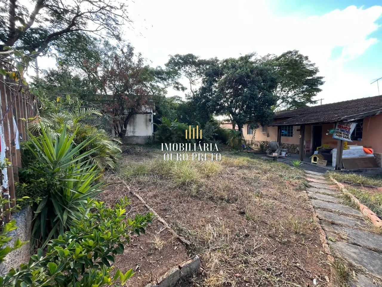 Lote á venda no bairro Vila Cloris.