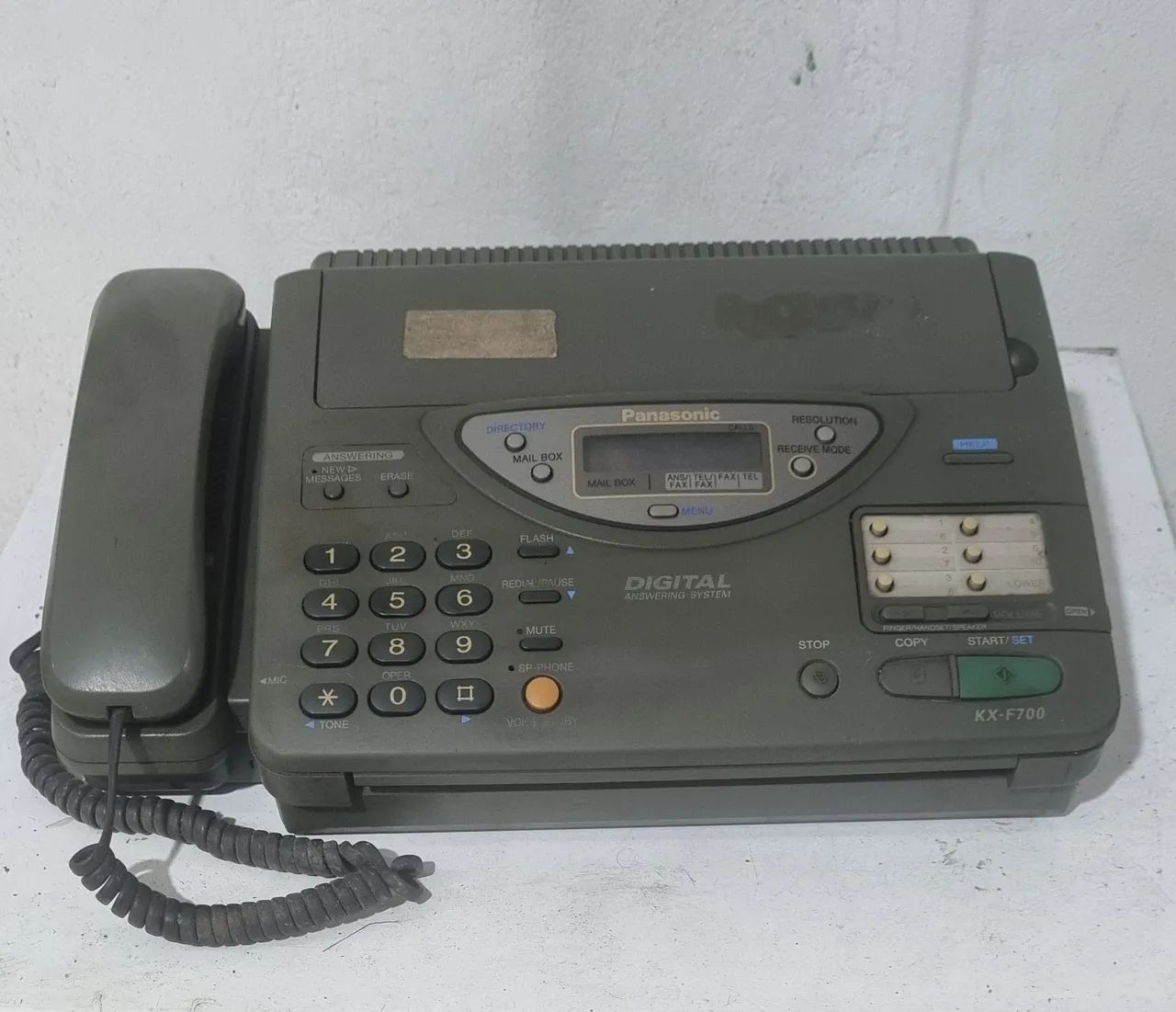 Um fax panasonic com secretaria eletronica