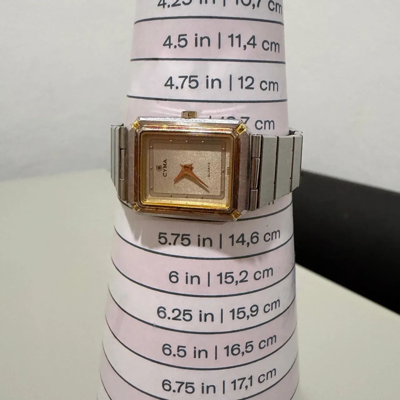 Relógio Cyma Suíço Quartz Swiss Made Muito Novo Colecionador