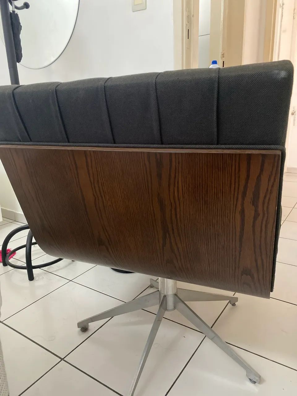 Vendo poltrona para sala de Star , quarto , escritório !! Semi nova   - Foto 3