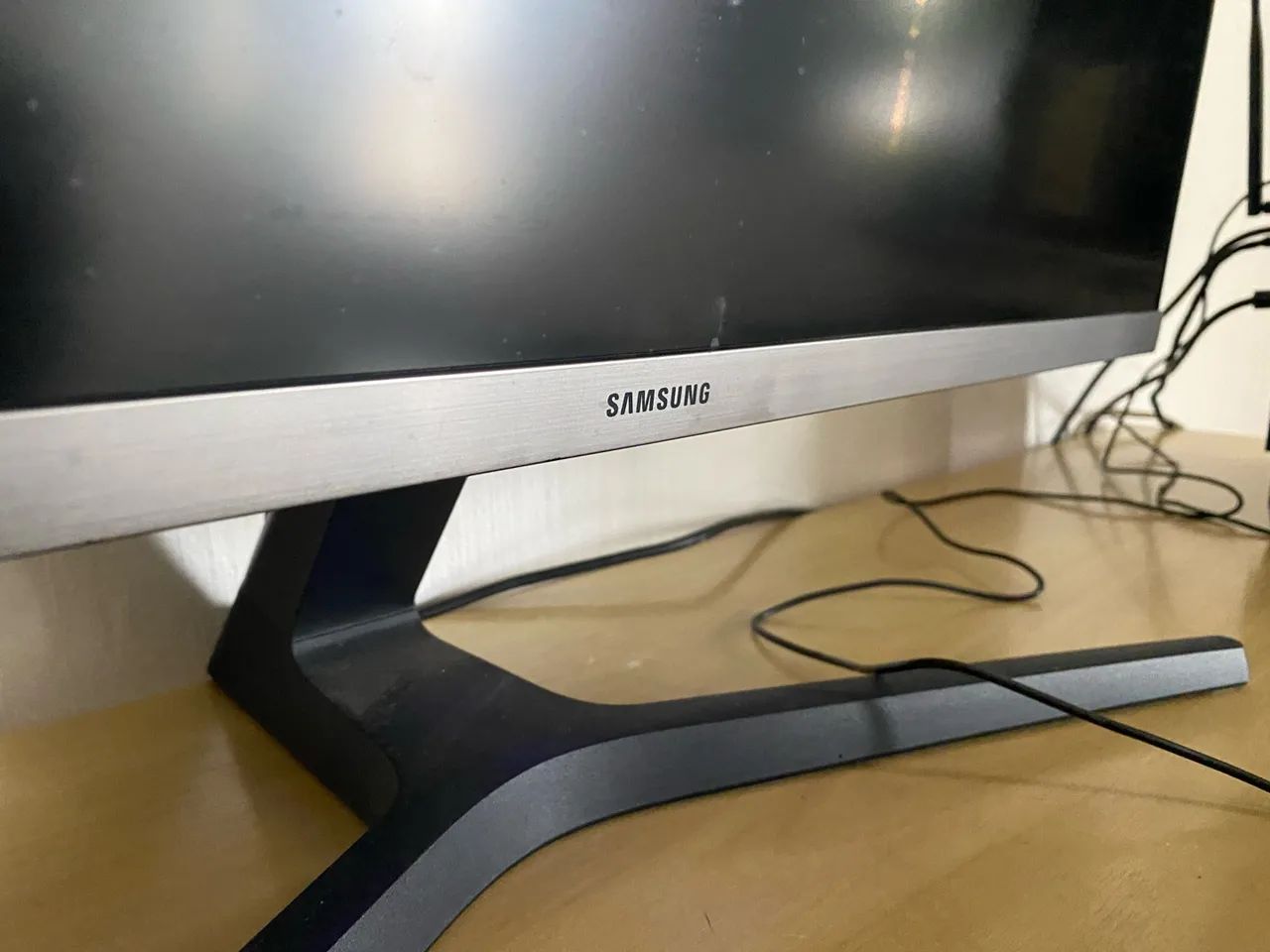 Monitor Samsung ur55 28 4k  - Foto 4