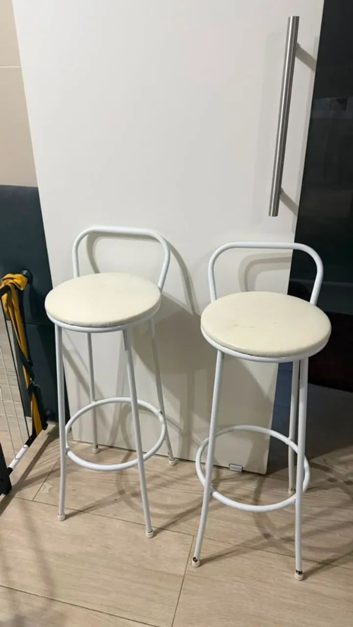 Vendo duas banquetas altas. - Foto 2