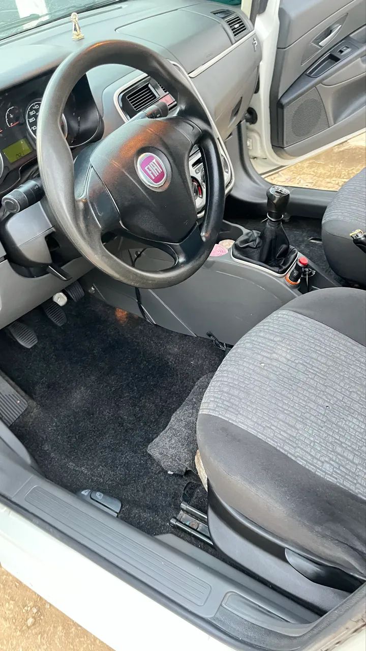 Fiat Punto Essence 1.6 Flex 16V 5P 2012 - Foto 5