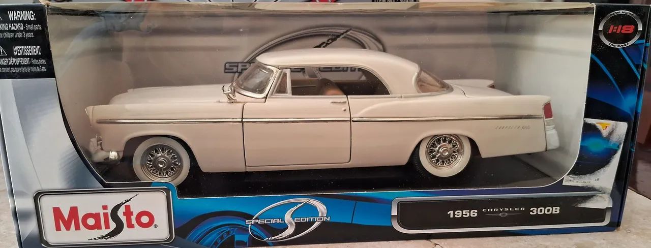 Miniatura Chrysler 300B 1956 Branco escala 1.18