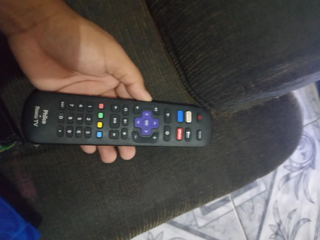 Vendo ou troco tv Philco 50 pelegadas, troco por iPhone. - Foto 5