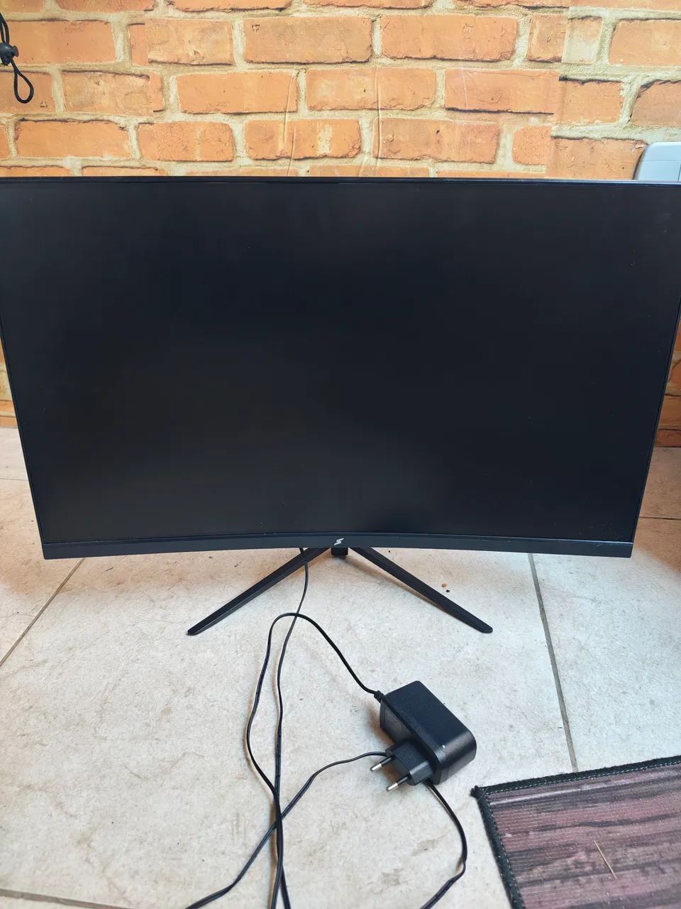 Monitor Gamer 23.6" Superframa (defeito) 