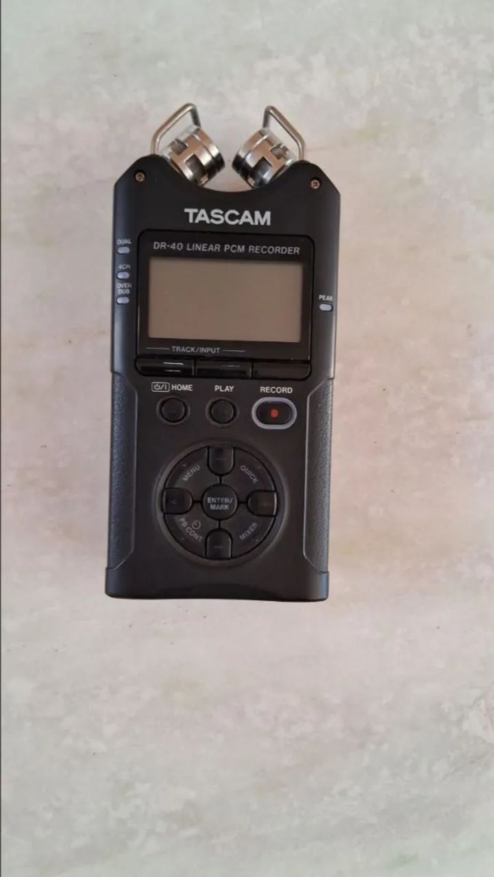 GRAVADOR TASKAM DR 40 