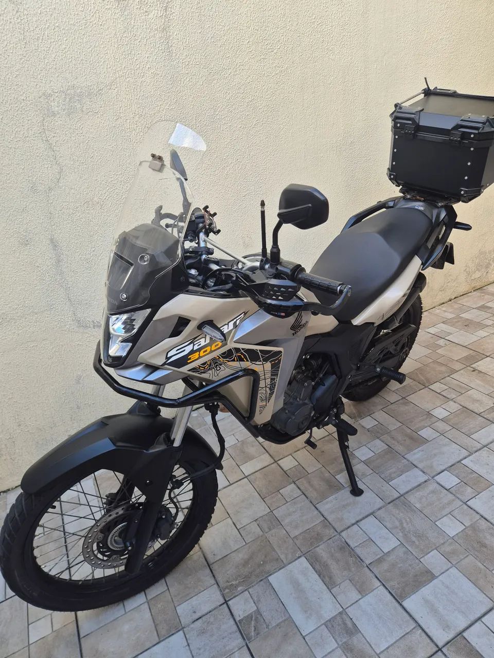 Sahara 300 adv  2024