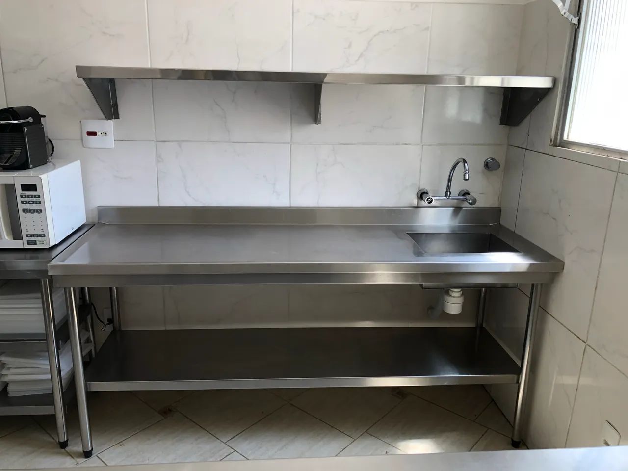Banca de inox com pia e prateleira  - Foto 3