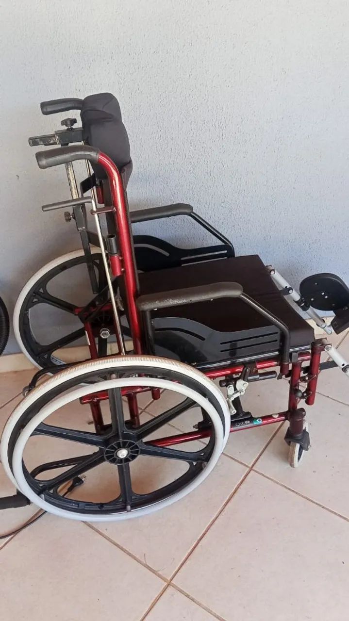 Cadeira de rodas para deficientes - Foto 2