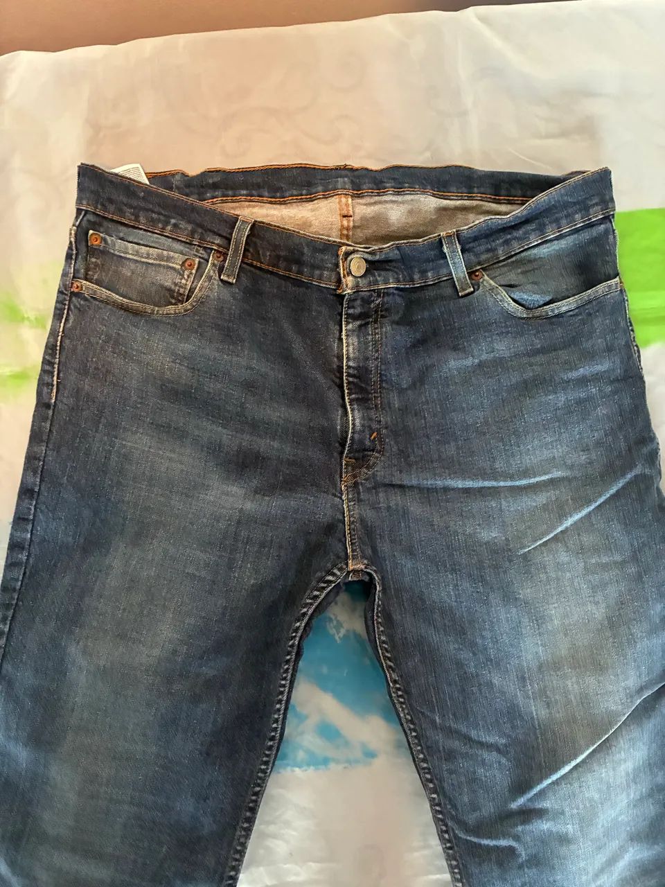 Linda calça jeans LEVIS original tamanho 46. - Foto 4