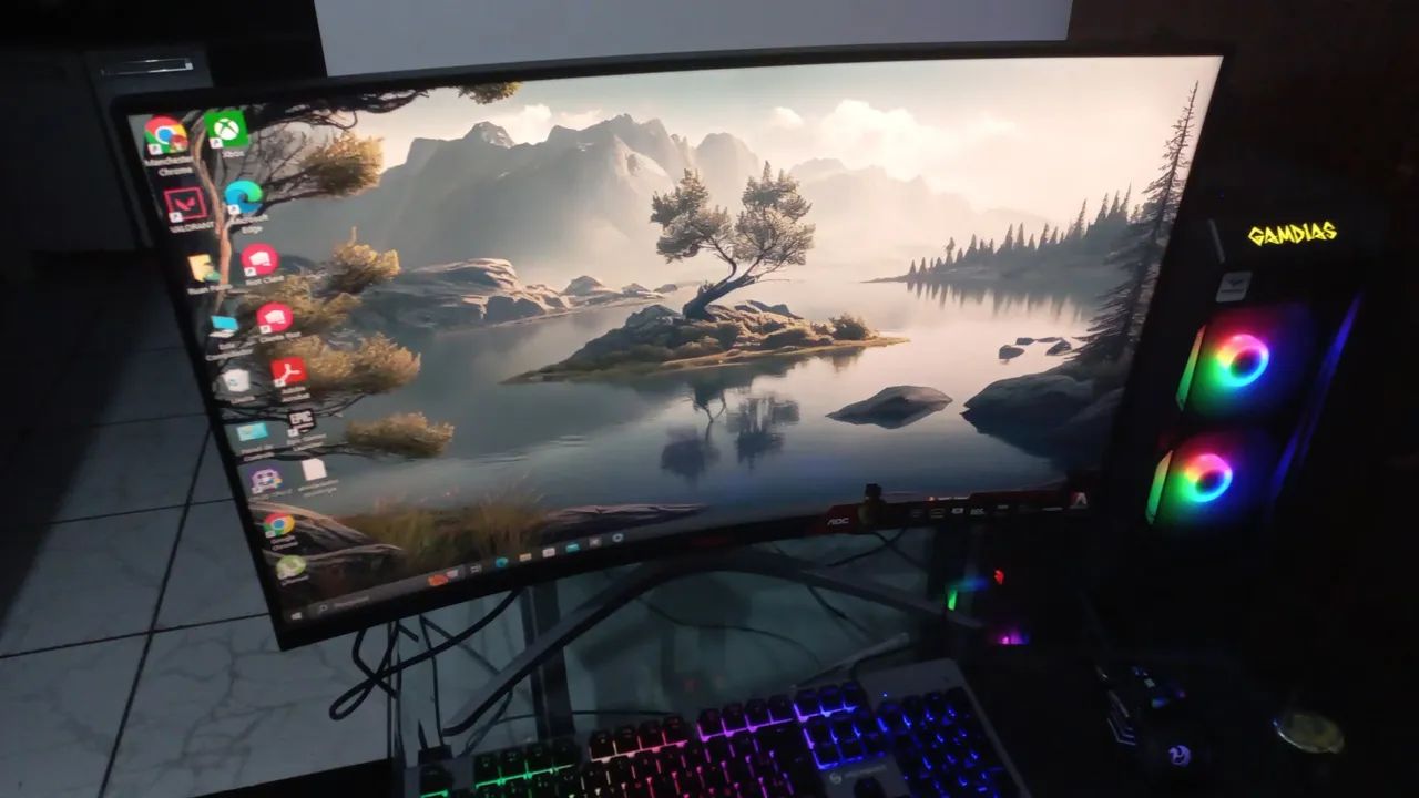 Monitor Gamer Curvo AOC Agon 33 Polegadas 165 FPS Com RGB HDR 