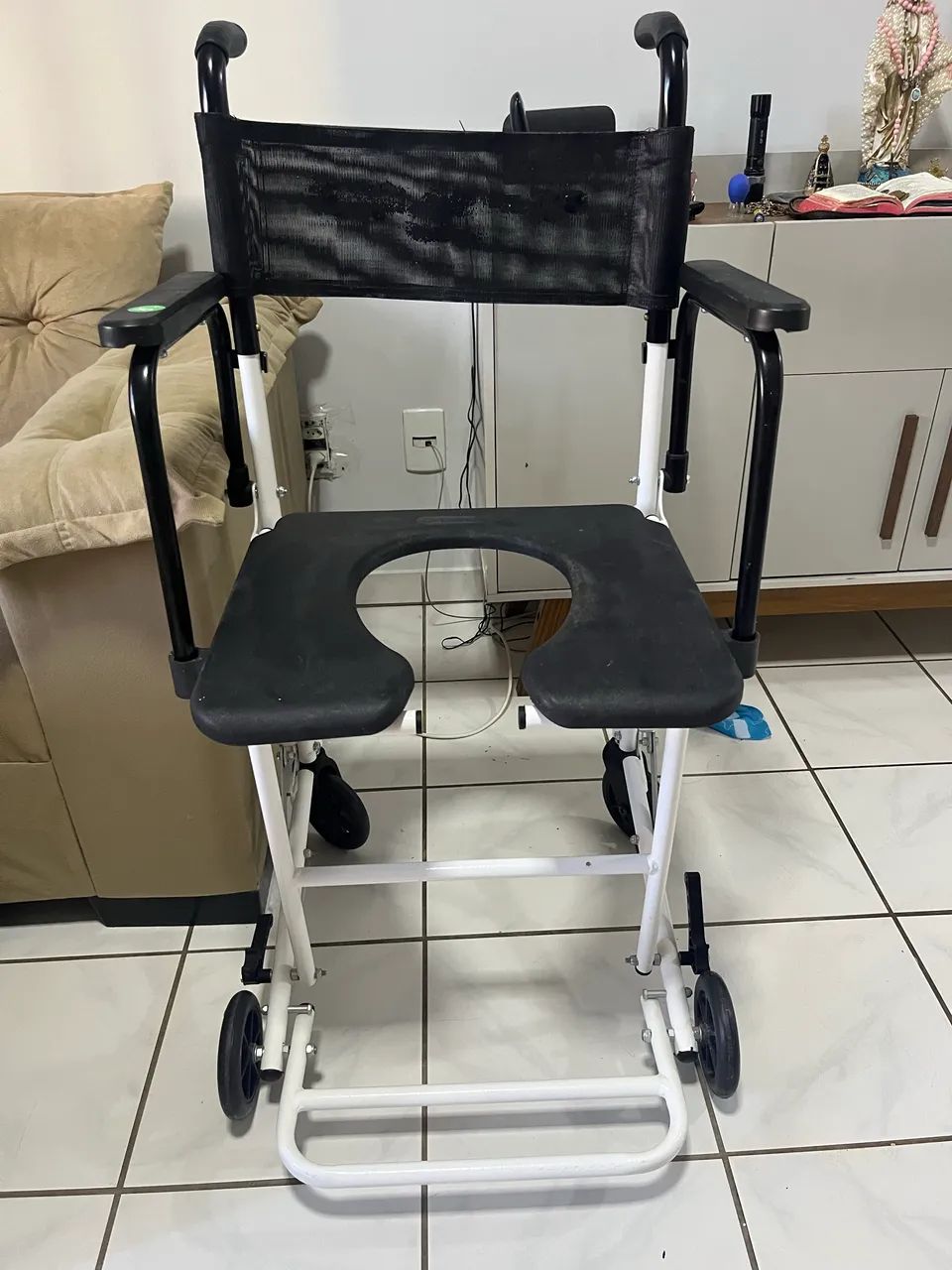 Bath Chair, Supports Up to 100 kg, Used 3 Times, in Excellent Condition