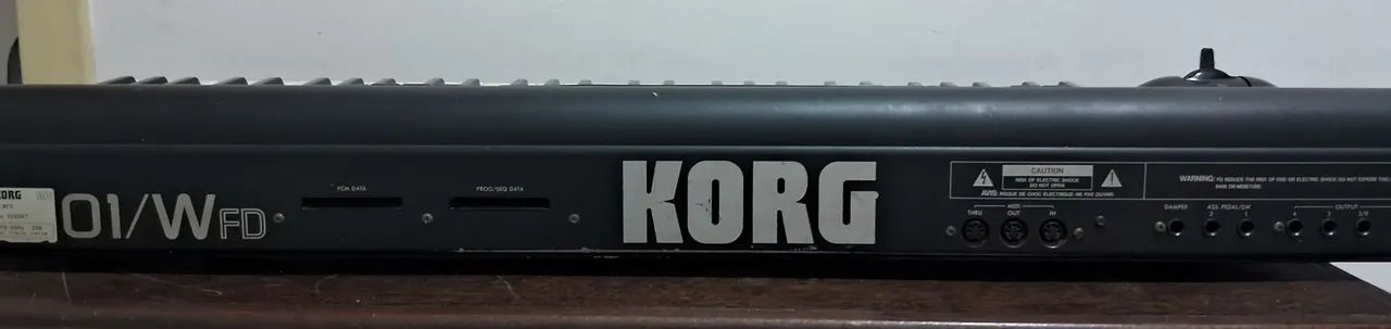 Teclado Korg 01/w