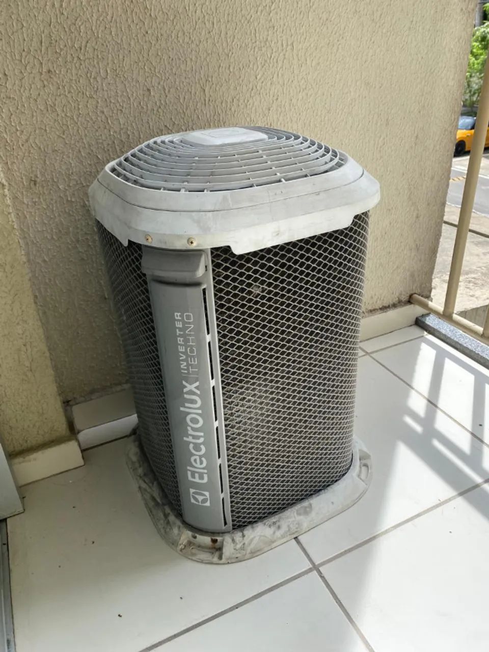 Ar condicionado Electrolux Split 12 mil BTUs pouco usado - Foto 2
