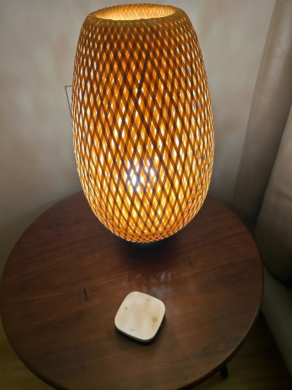 Luminária de mesa moderna