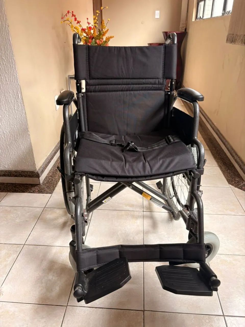 Cadeira de Rodas D400 DellaMed 