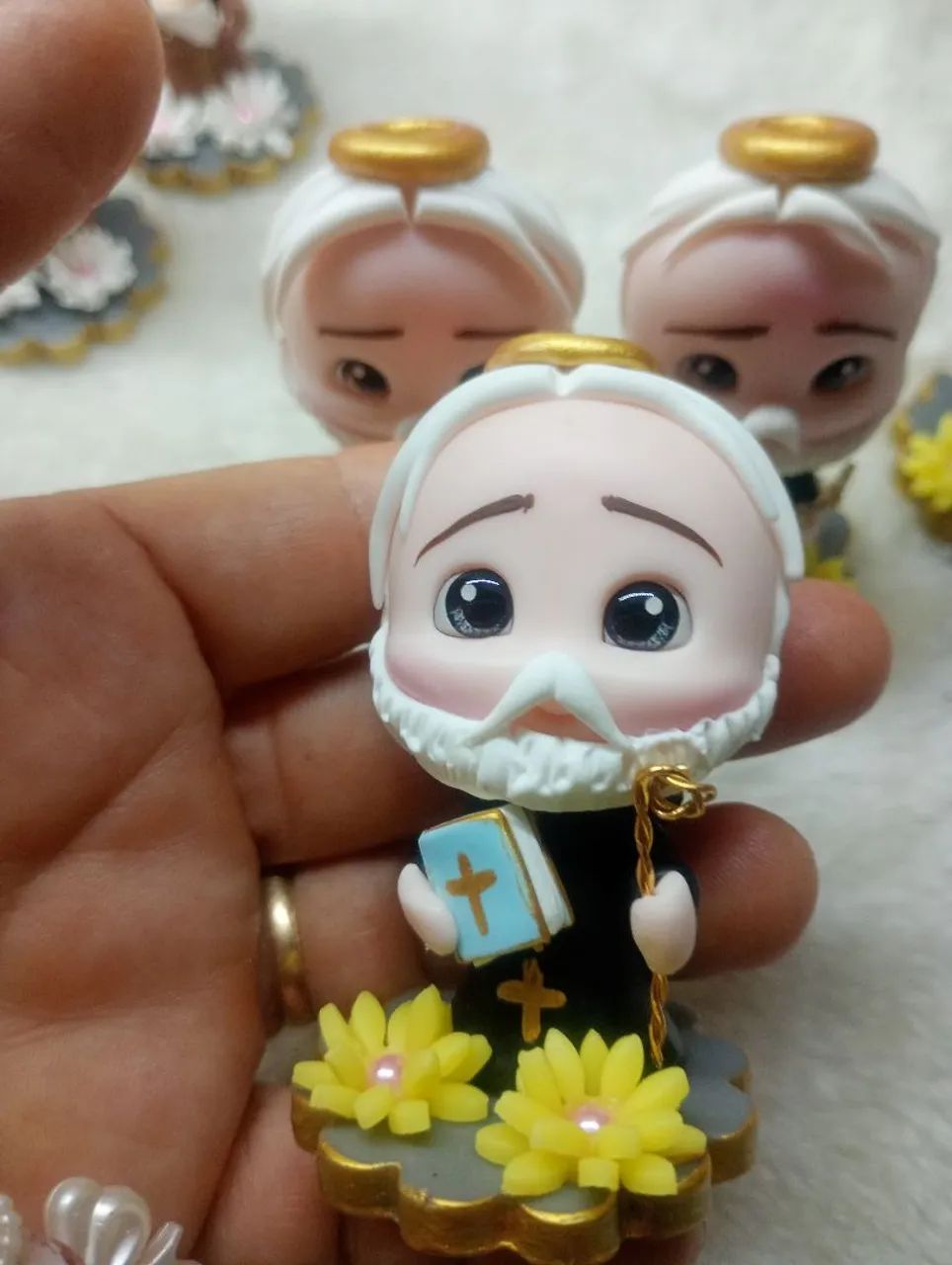 Mini Santinho São Bento em Biscuit  - Foto 2