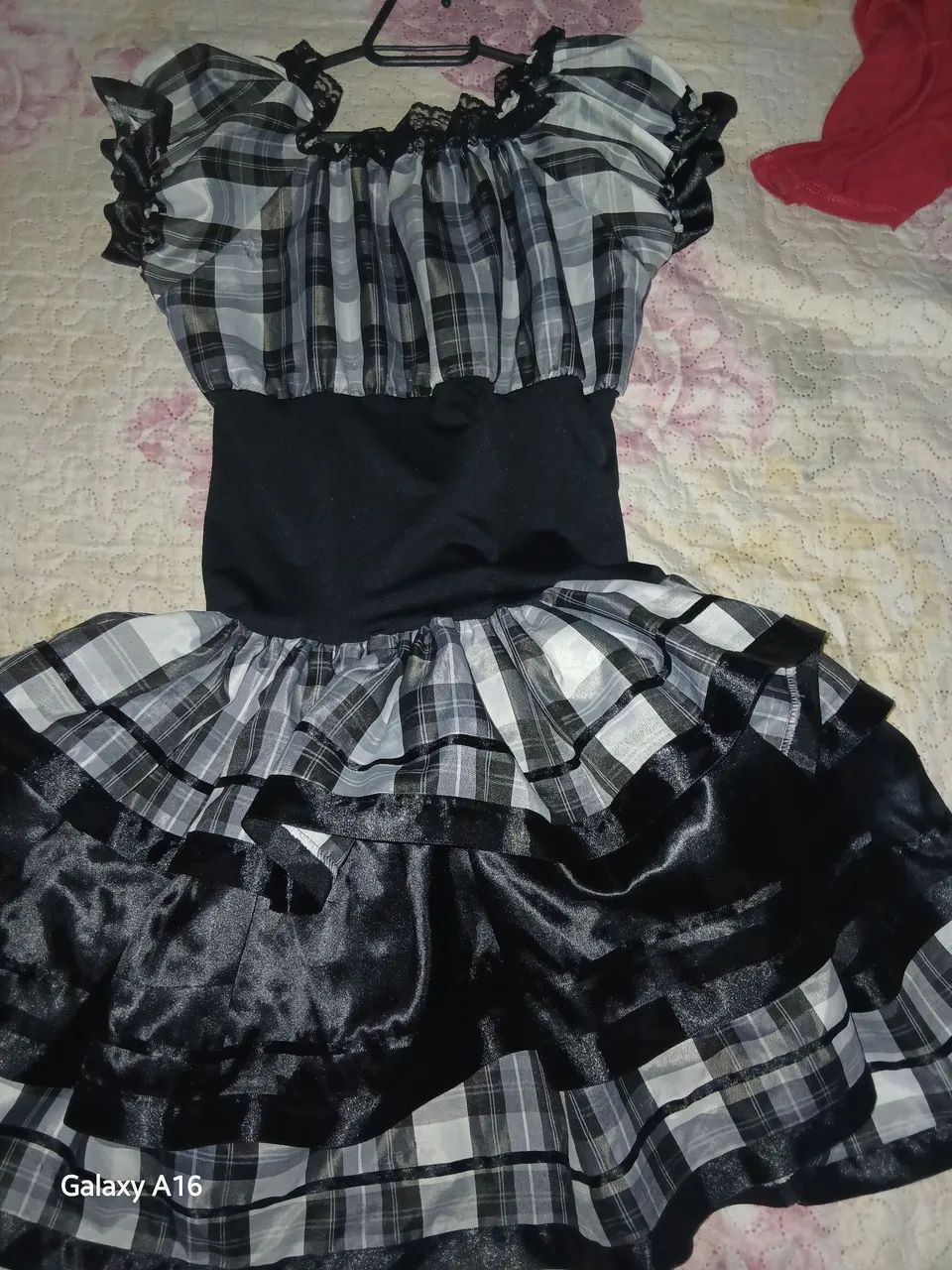 Vestido preto e branco quadriculado  - Foto 2