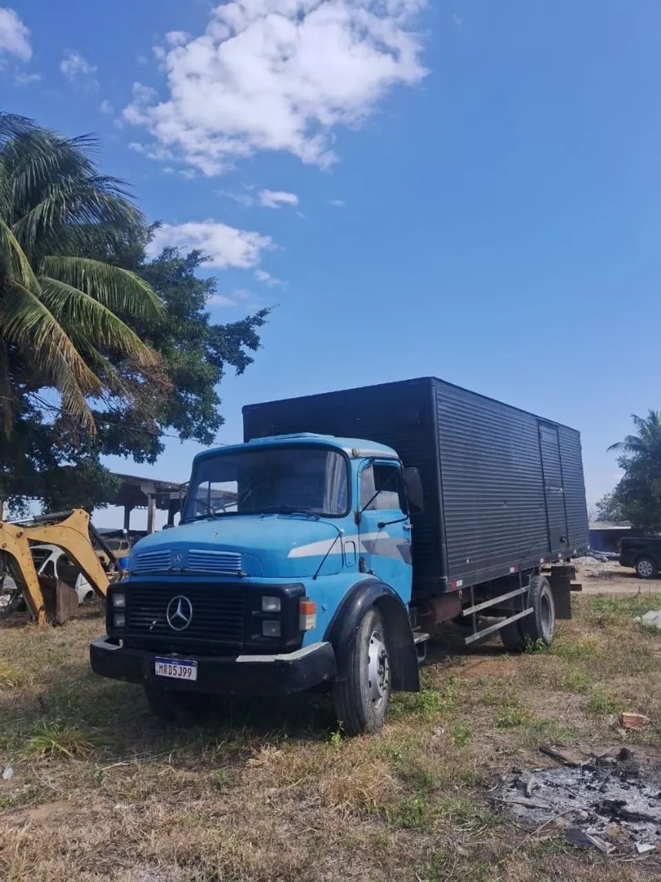 Caminhão MB1113, baú  - Foto 3