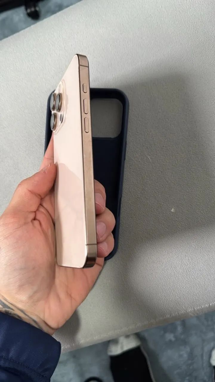 iPhone 16 Pro Max  - Foto 4