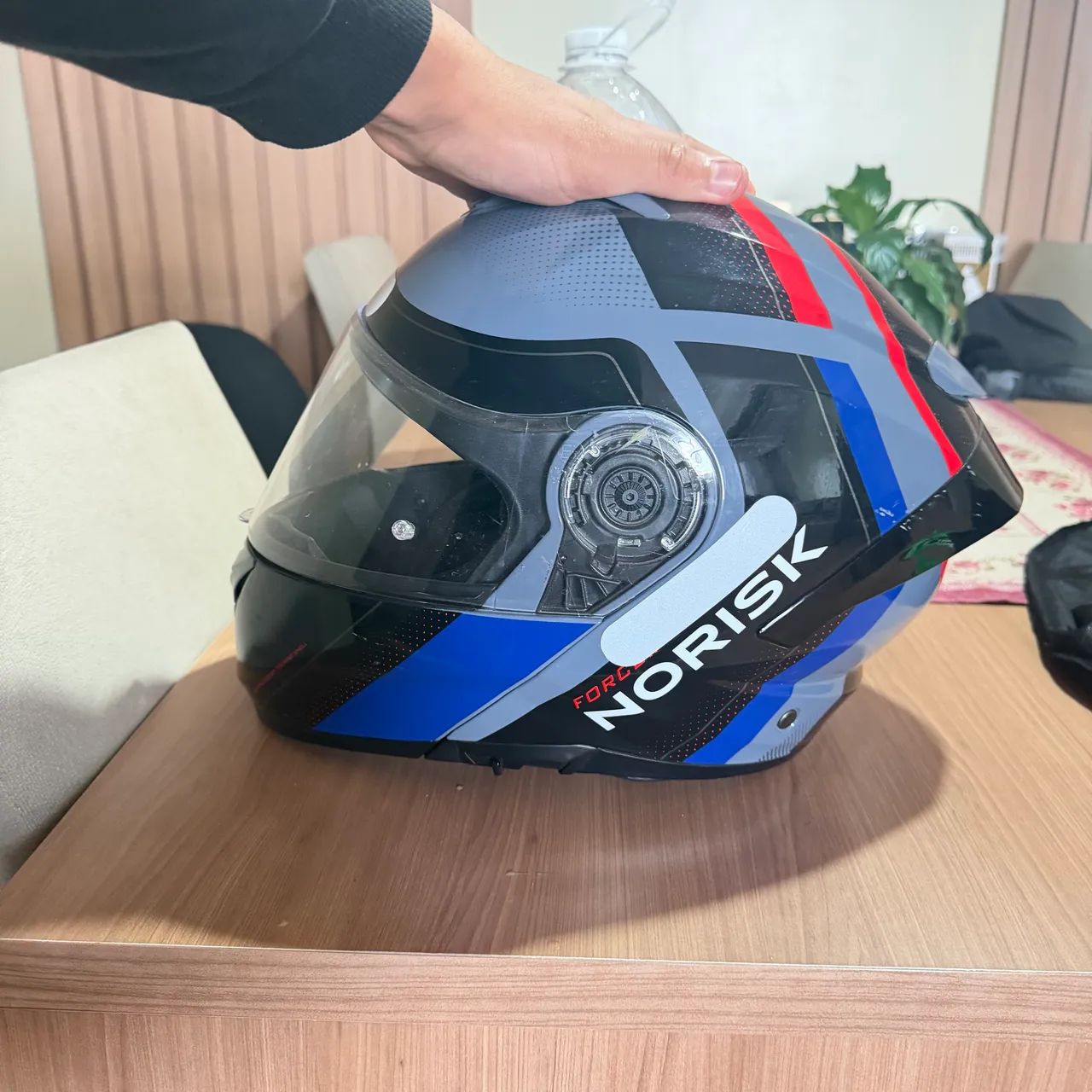 Capacete norisk robocop tamanho 60 - Foto 5