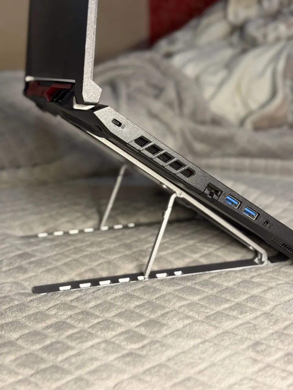 Suporte p/notebook retrátil e compacto 