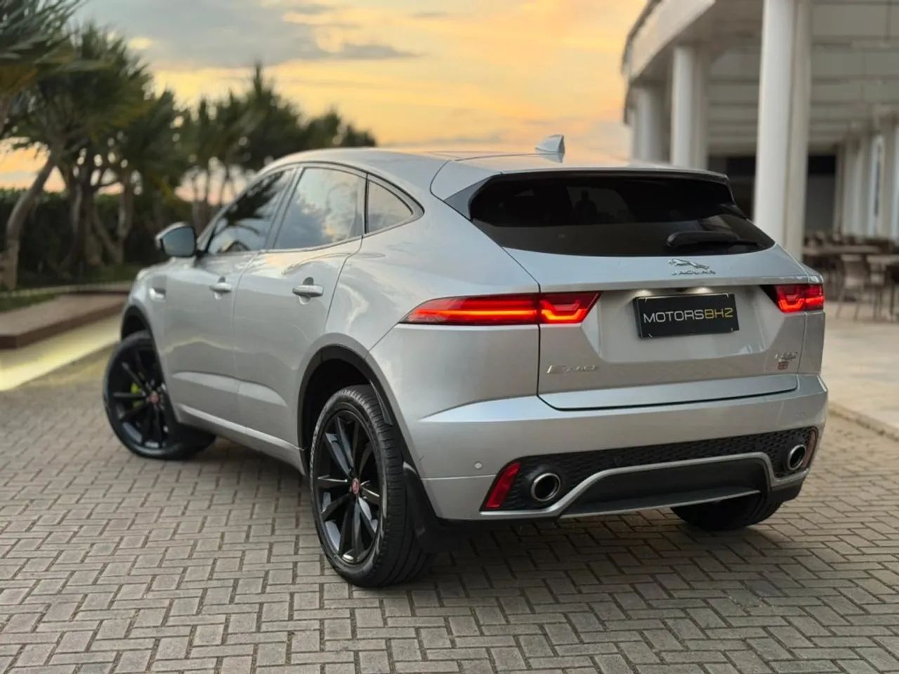Jaguar E-Pace R-dynamic S 2.0 AWD 249cv Aut. 2019 - Foto 3