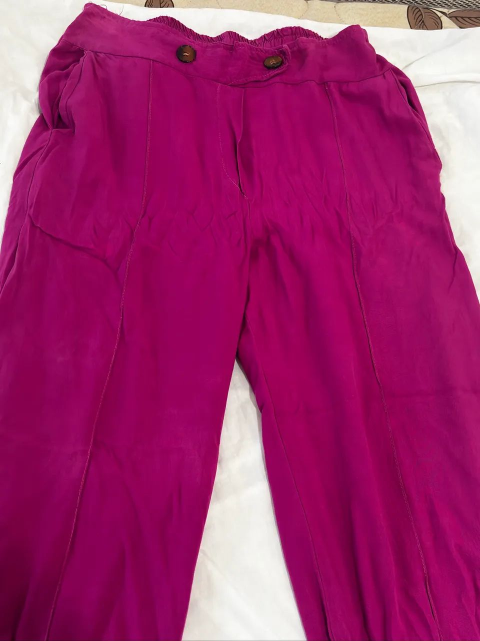 calça comprida rosa, estilo Pantalona de cintura alta