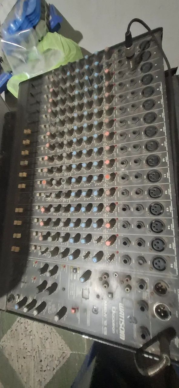 SOM... VENDE OU TROCA 