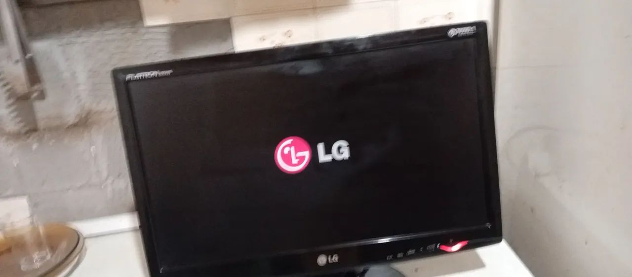 Monitor LG 20 polegadas fraton