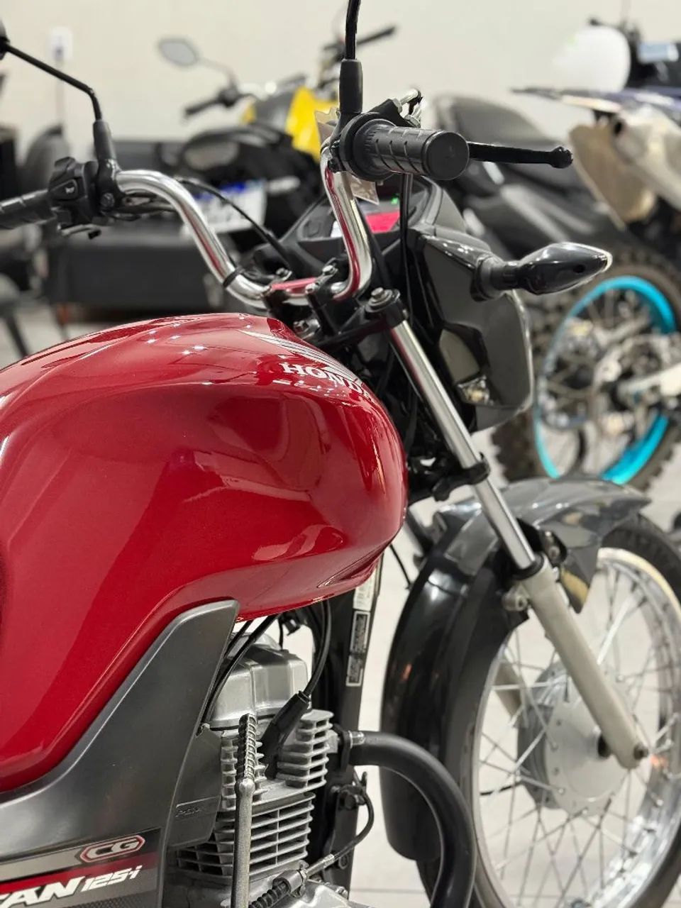 CG 125i Fan Ano 2018 conservada  - Foto 9