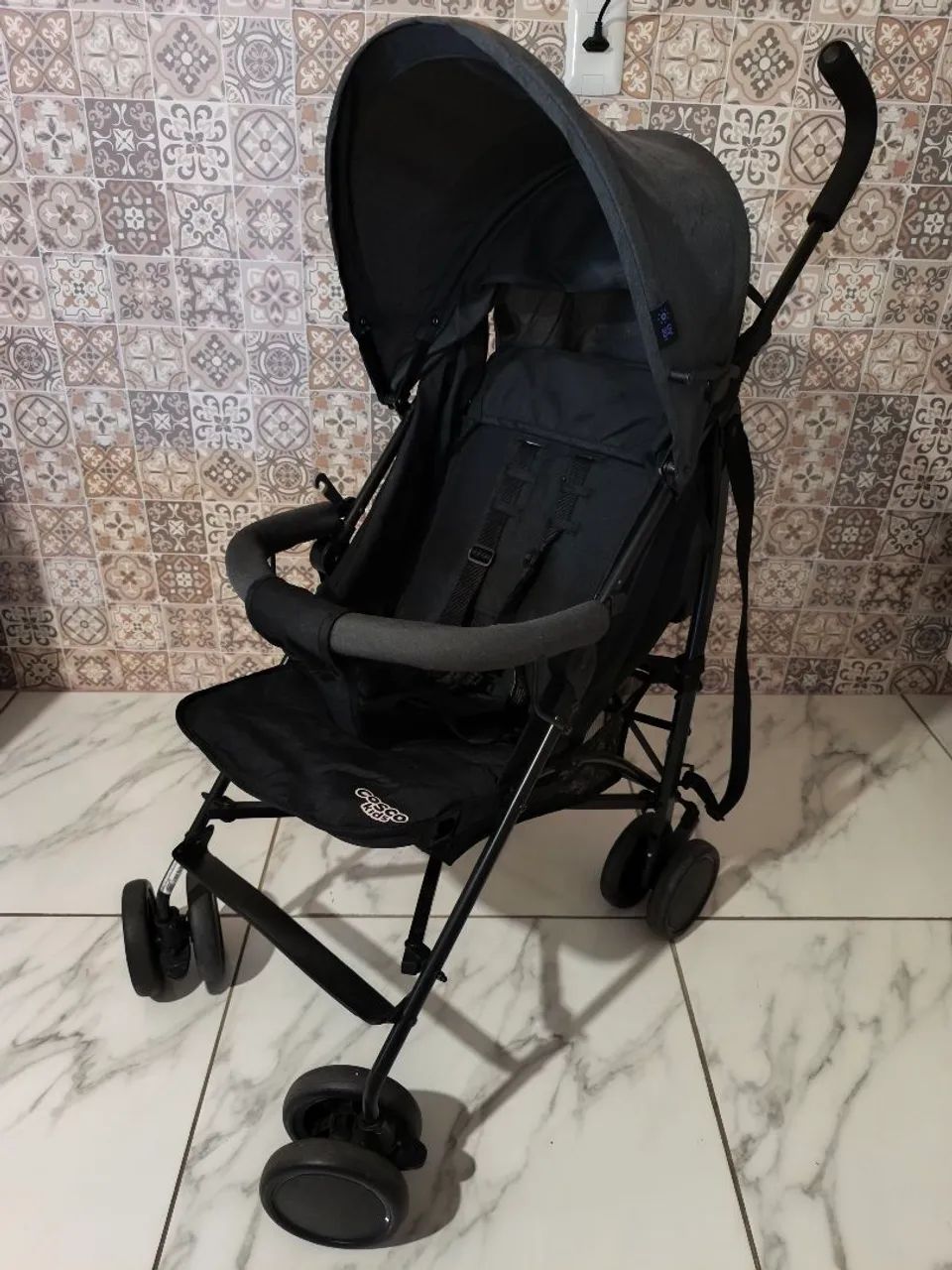 Vendo carrinho de bebê cosco hobby 