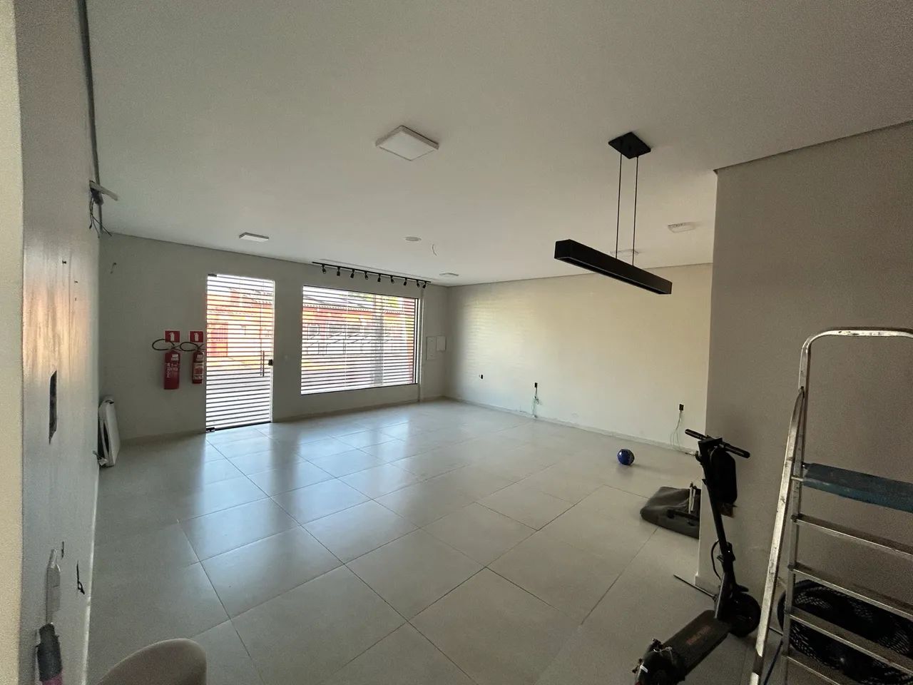 ALUGA-SE EXCELENTE PONTO COMERCIAL - ZONA LESTE - Foto 4