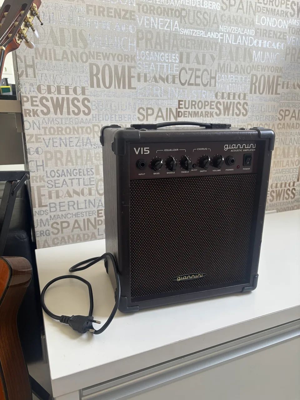 Caixa Amplificada Gianini V15 Para Violão