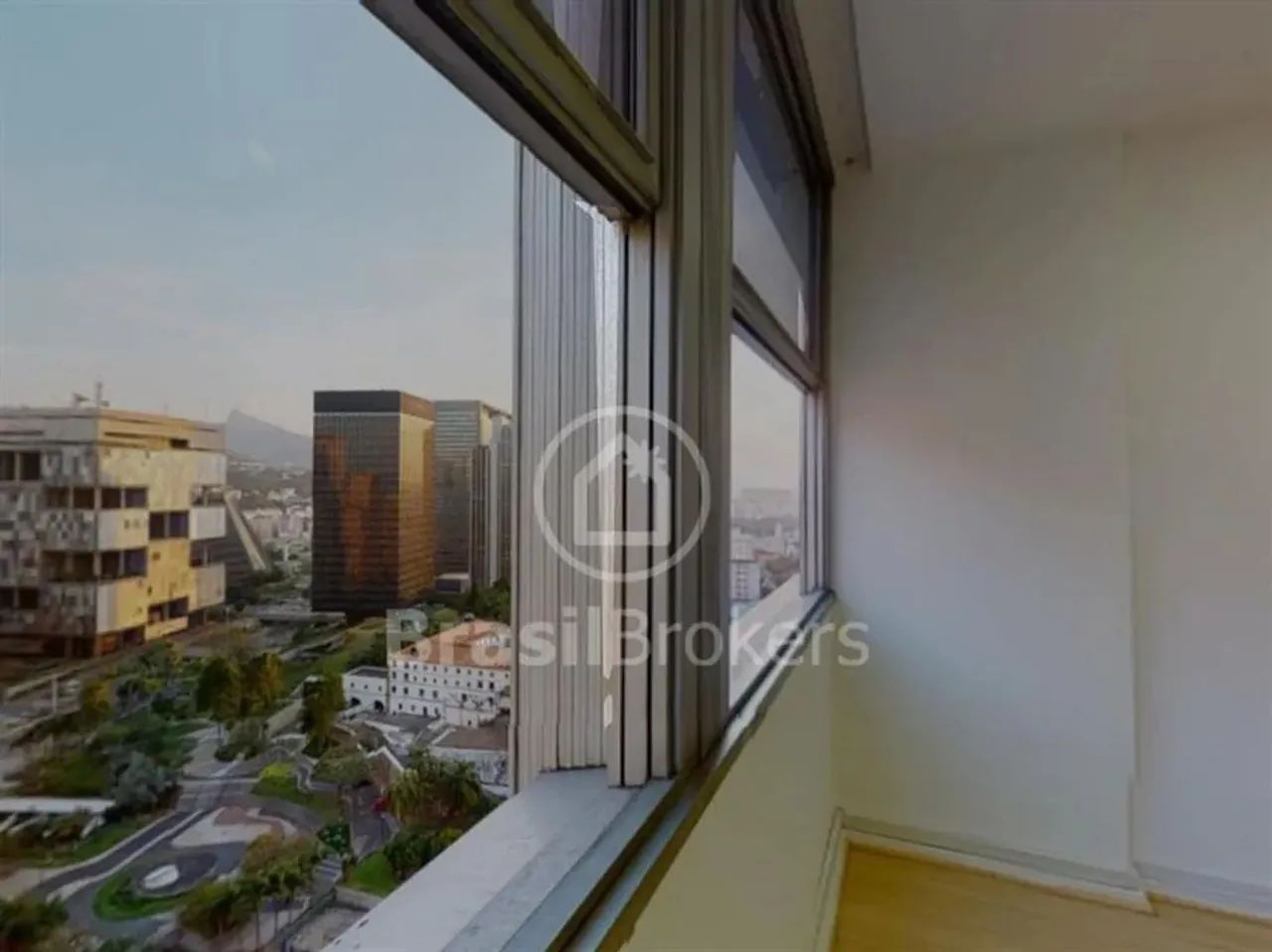Duas salas comerciais conjugadas com 74 m2 na melhor localização do Centro da Cidade - Foto 5