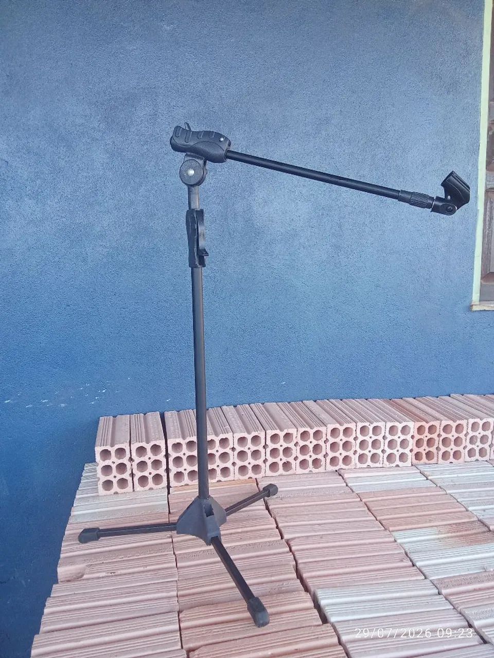 Pedestal de microfone novo
